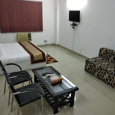 The Radiance Suites And Apartment New Delhi Exterior photo