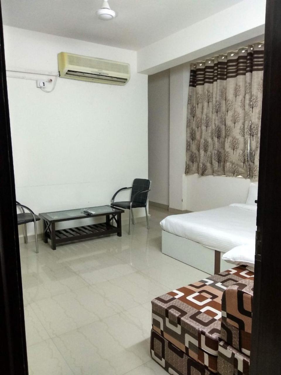 The Radiance Suites And Apartment New Delhi Exterior photo