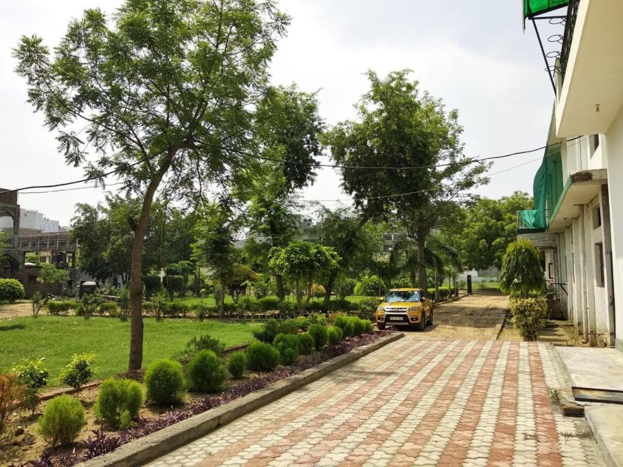 The Radiance Suites And Apartment New Delhi Exterior photo
