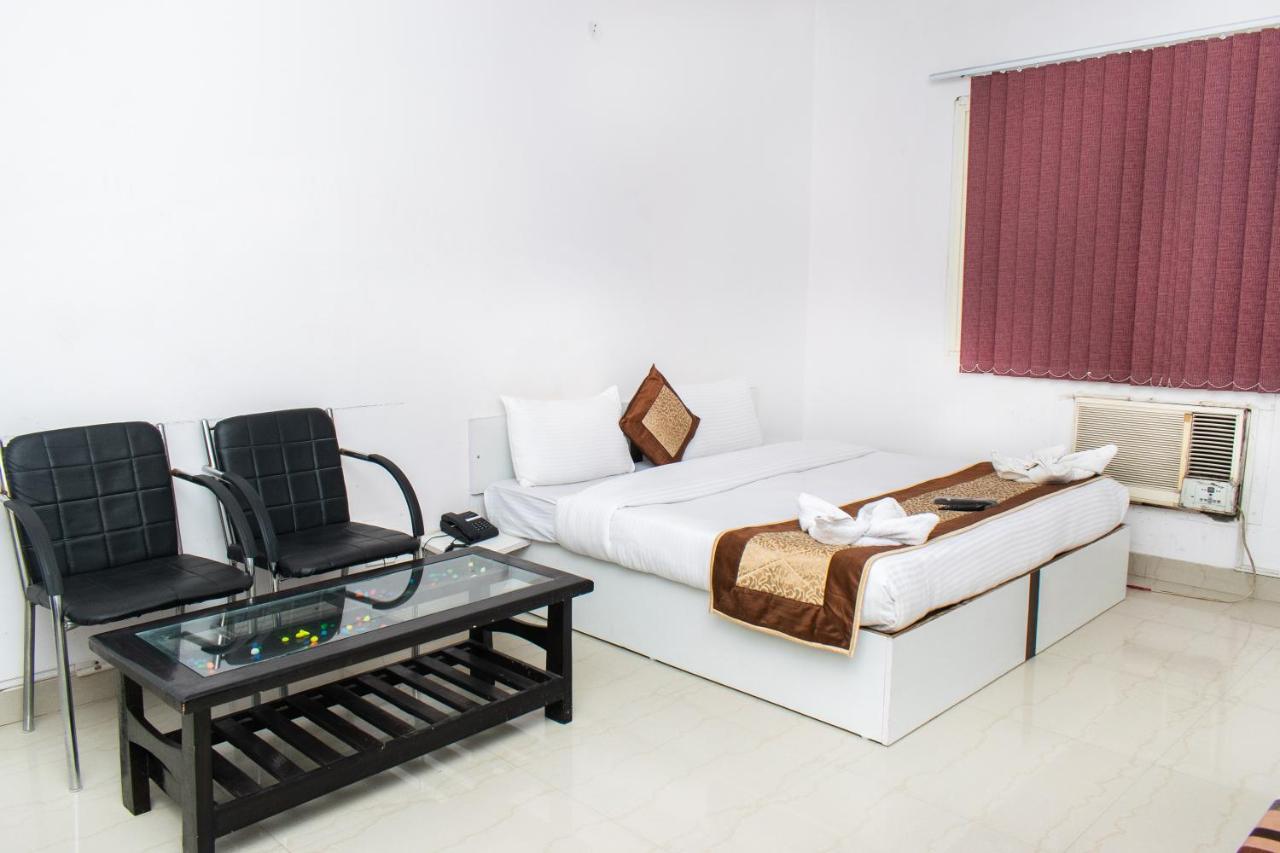 The Radiance Suites And Apartment New Delhi Exterior photo